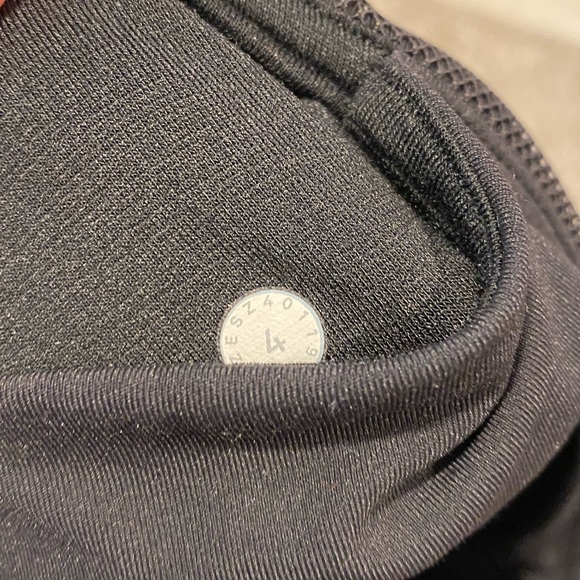 Lululemon Mesh Pattern Leggings MAKE AN OFFER - Picture 7 of 7